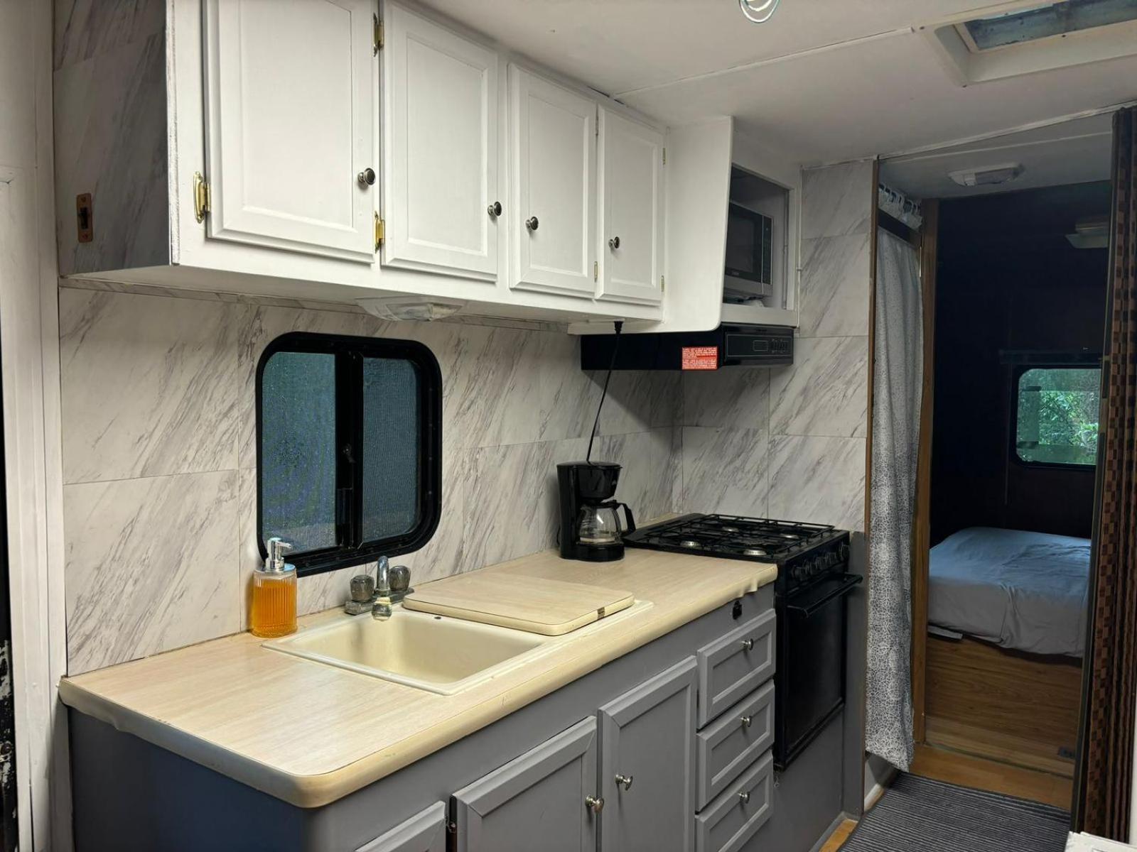 Momotoh Camper Hotel ซปูฆิล ภายนอก รูปภาพ
