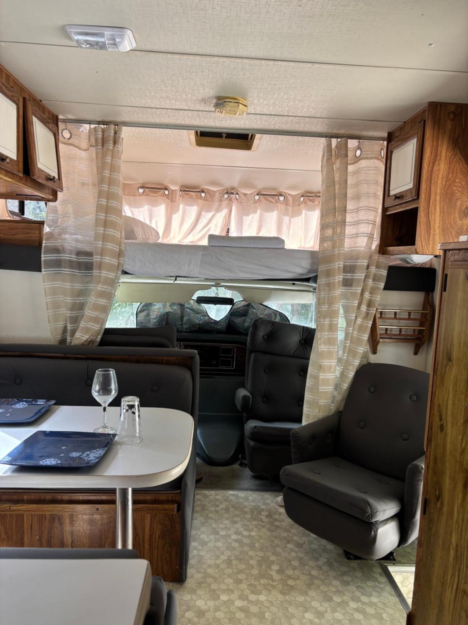 Momotoh Camper Hotel ซปูฆิล ภายนอก รูปภาพ