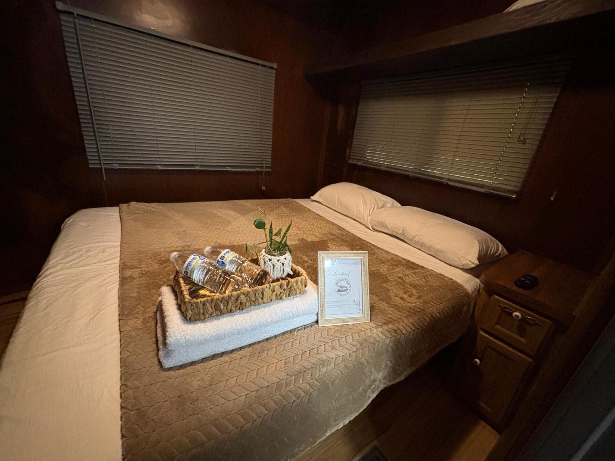 Momotoh Camper Hotel ซปูฆิล ภายนอก รูปภาพ