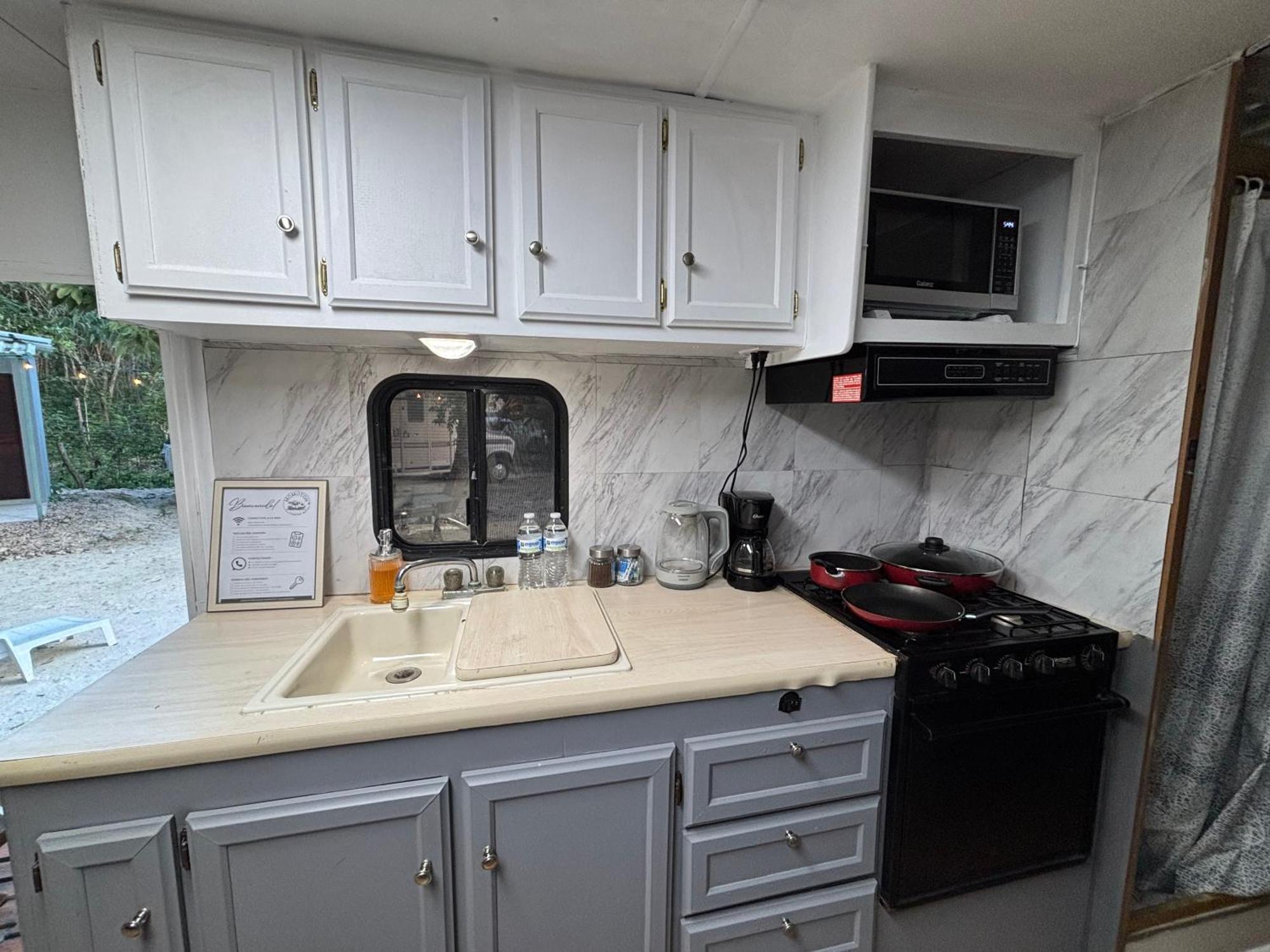 Momotoh Camper Hotel ซปูฆิล ภายนอก รูปภาพ
