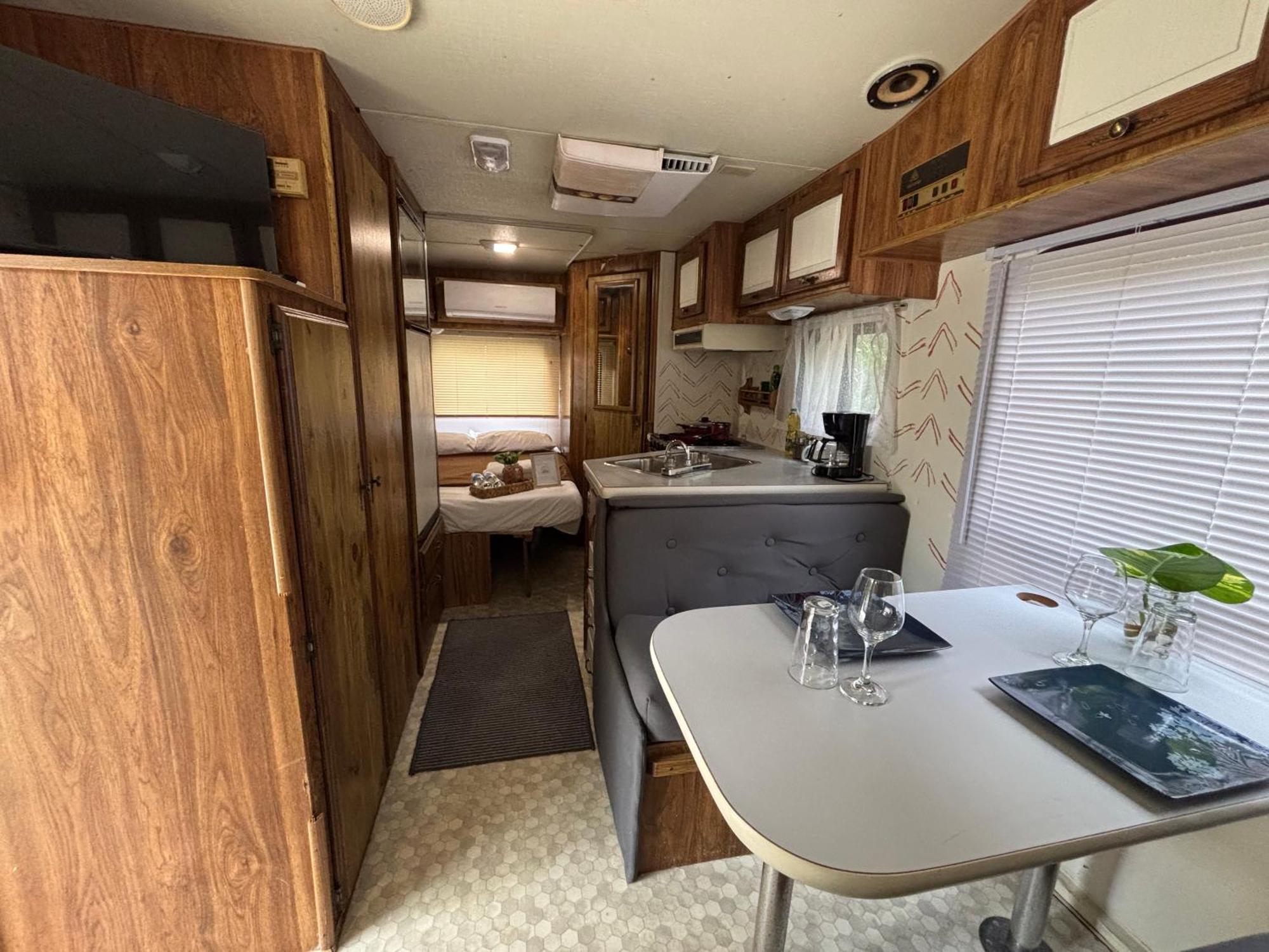 Momotoh Camper Hotel ซปูฆิล ภายนอก รูปภาพ