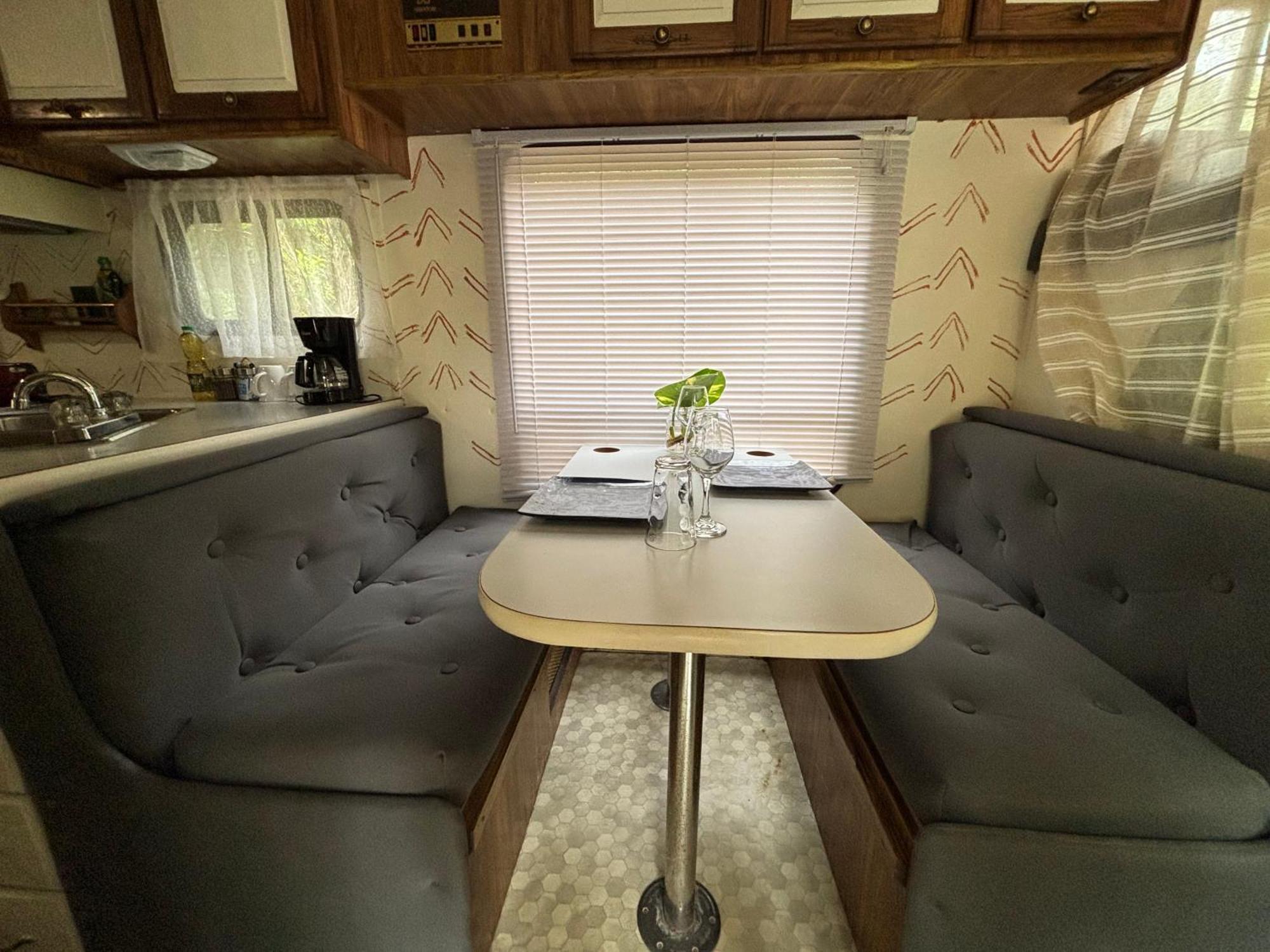 Momotoh Camper Hotel ซปูฆิล ภายนอก รูปภาพ